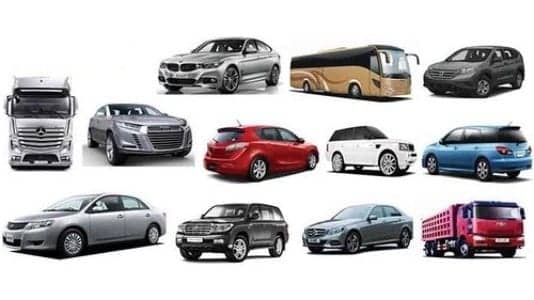 muhasebe Araç giderlerini anlatmak için binek otomobilden, otobil, kamyon, otobüs ve tır resimleri var. Renk olarak beyaz, kırmızı ve mavi ağırlıklık. 12 adet aracın resmi var.